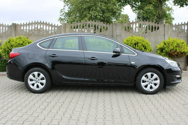 Opel Astra J 10