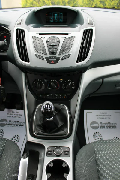 Ford C-Max II 18