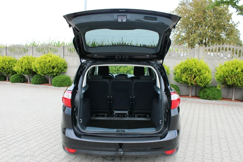 Ford C-Max II 31