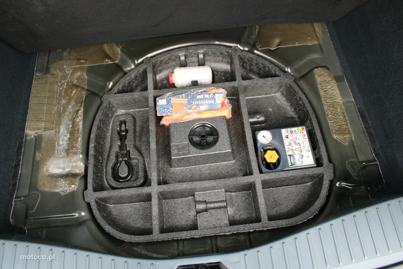 Ford C-Max II 34