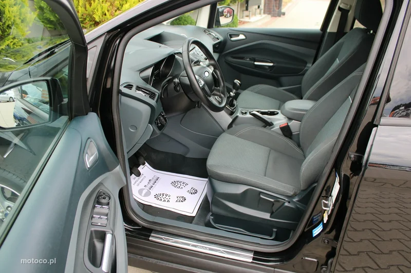 Ford C-Max II 54