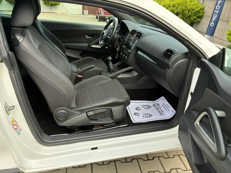 Volkswagen Scirocco III 28