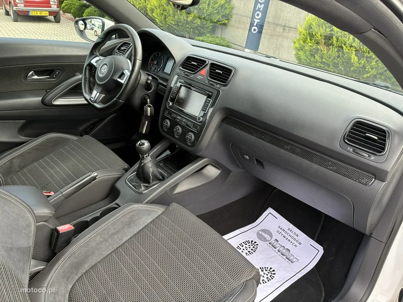 Volkswagen Scirocco III 29