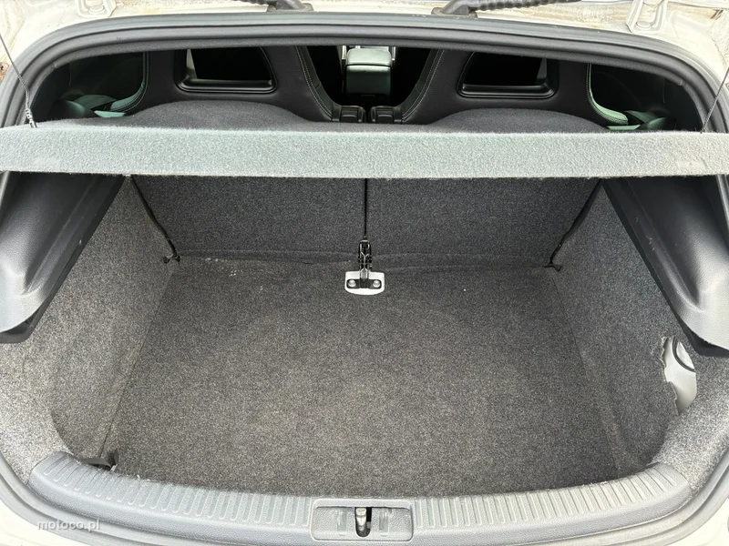Volkswagen Scirocco III 34