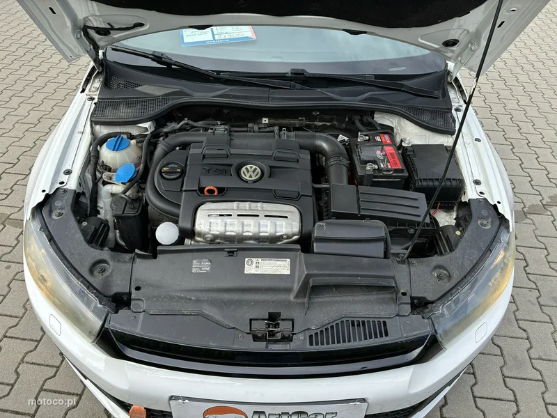 Volkswagen Scirocco III 38