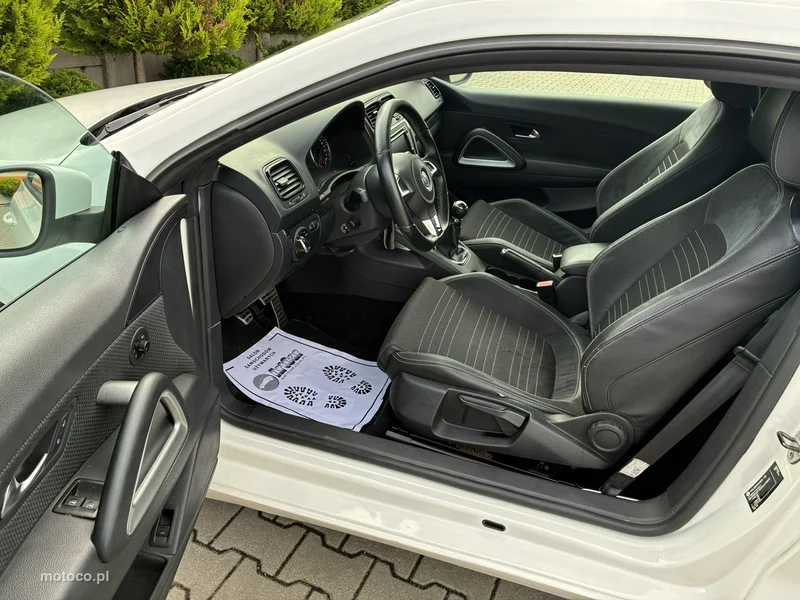 Volkswagen Scirocco III 69
