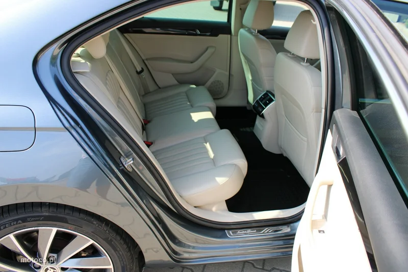 Skoda Superb III 38