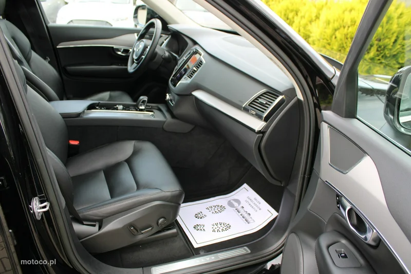 Volvo XC 90 22