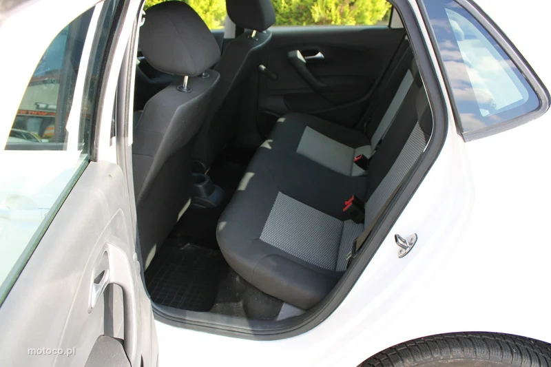 Volkswagen Polo V 6R 21