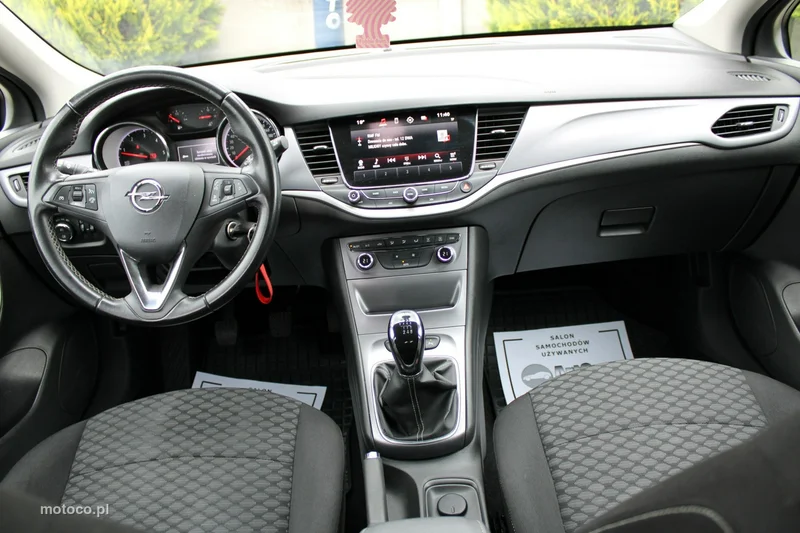 Opel Astra K 56