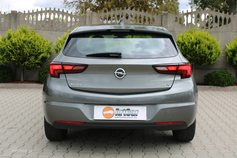 Opel Astra K 9