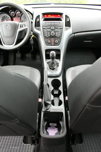 Opel Astra J 14