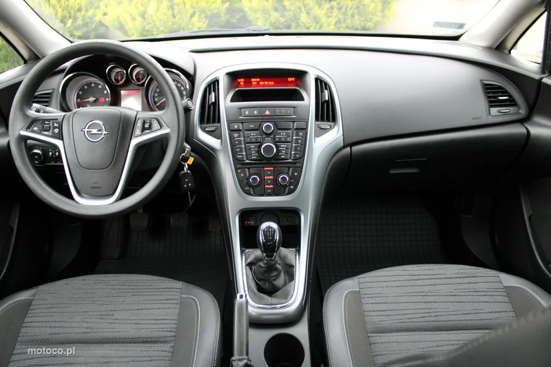 Opel Astra J 15