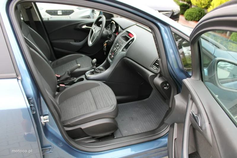 Opel Astra J 18