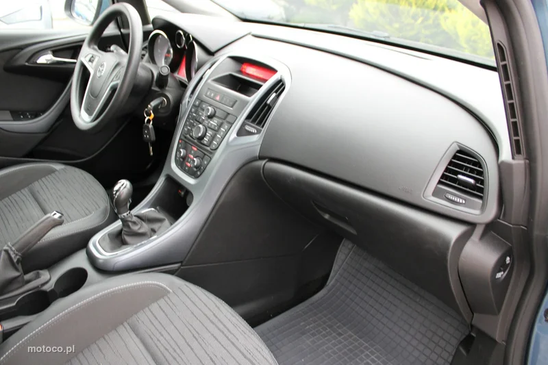Opel Astra J 19