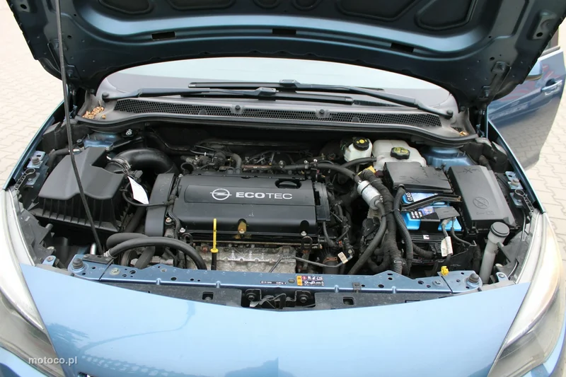 Opel Astra J 25