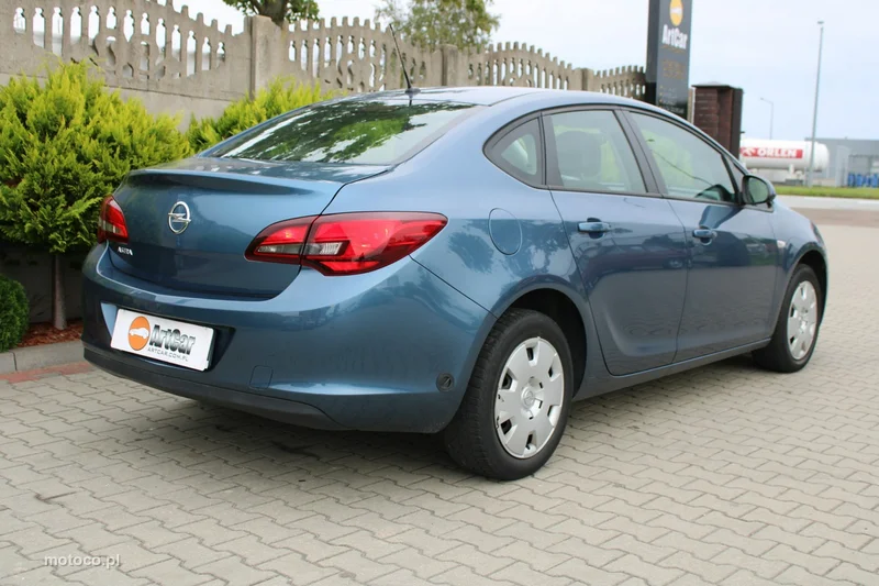 Opel Astra J 31