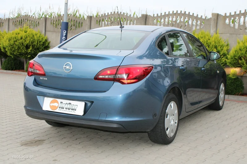Opel Astra J 38