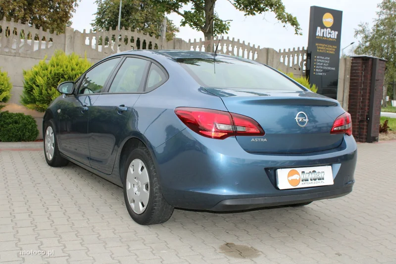 Opel Astra J 7