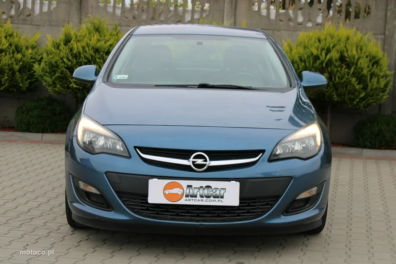 Opel Astra J 9