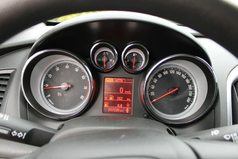 Opel Astra J 10