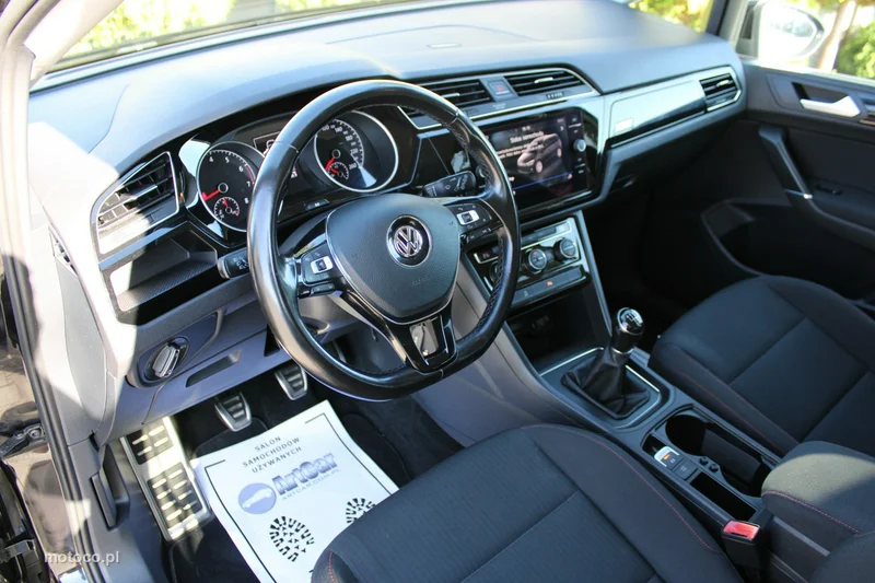 Volkswagen Touran 5T 14