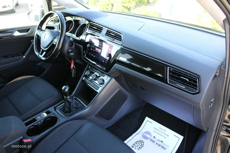 Volkswagen Touran 5T 23