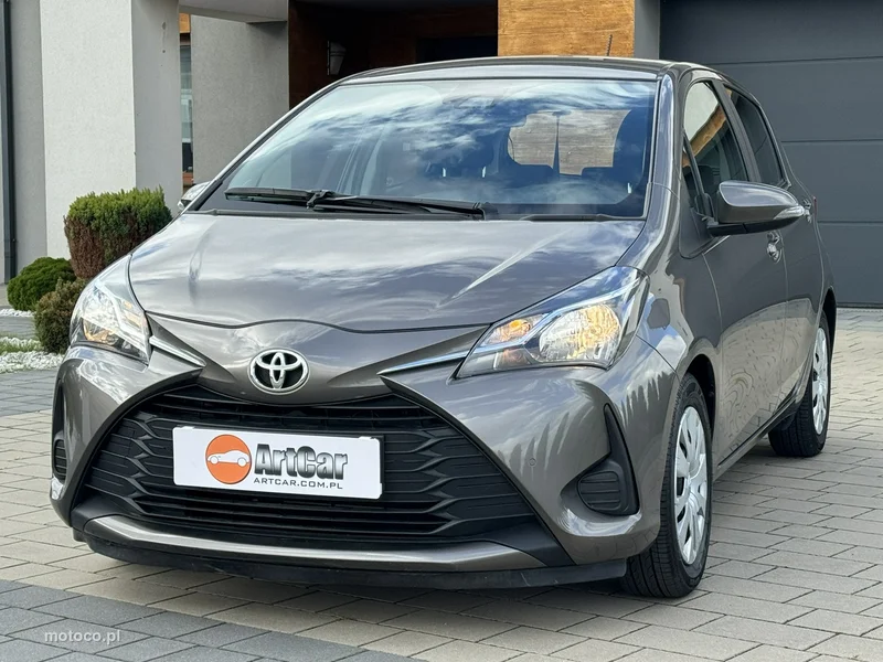 Toyota Yaris XP130 11