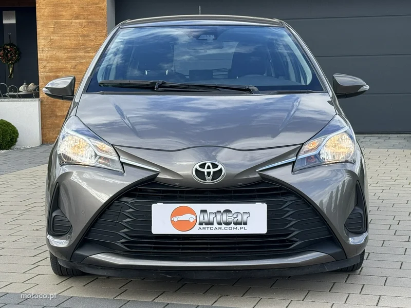Toyota Yaris XP130 12