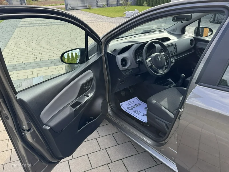Toyota Yaris XP130 17