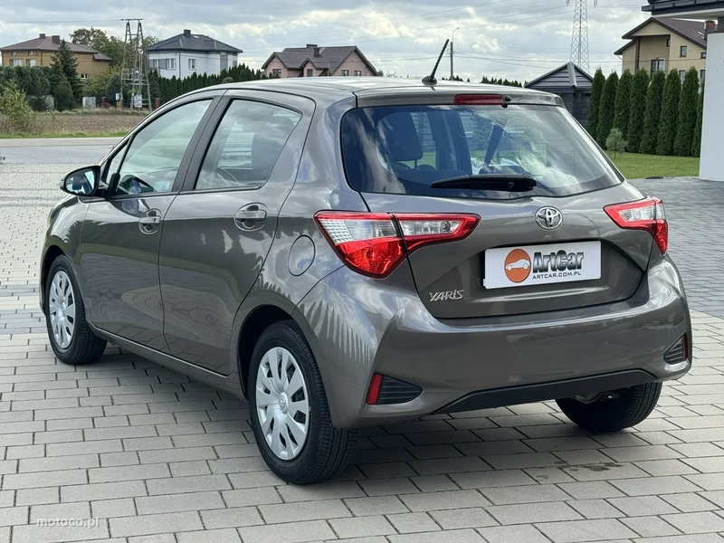 Toyota Yaris XP130 6