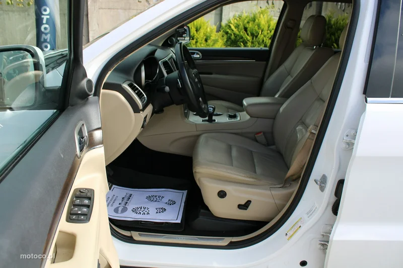 Jeep Grand Cherokee 12
