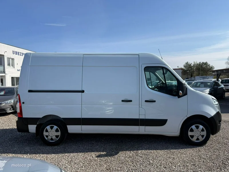 Nissan NV 400 9