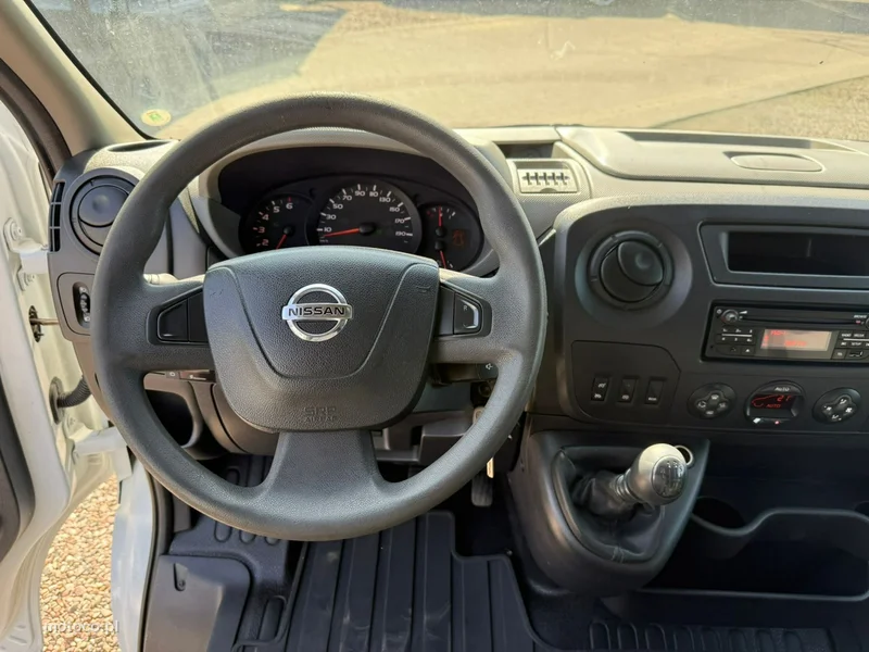 Nissan NV 400 14