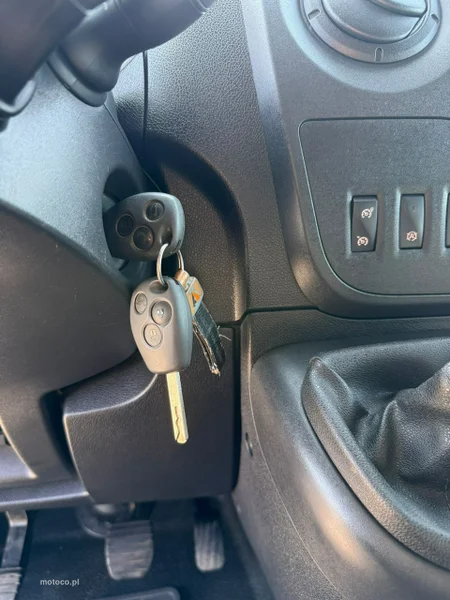 Nissan NV 400 15