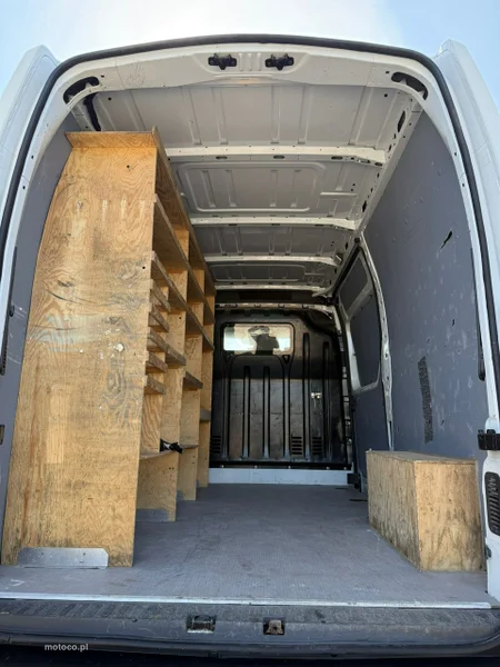 Nissan NV 400 16