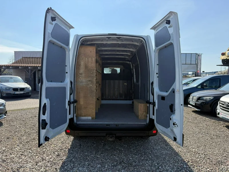 Nissan NV 400 28