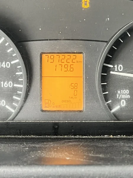 Mercedes-Benz Sprinter 8