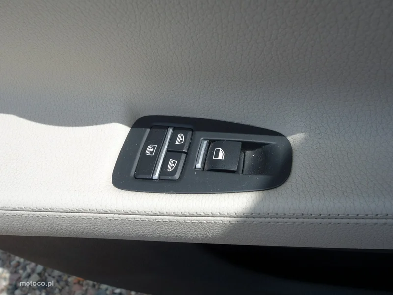 BMW Seria 5 F10 530 15