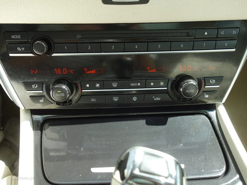 BMW Seria 5 F10 530 26
