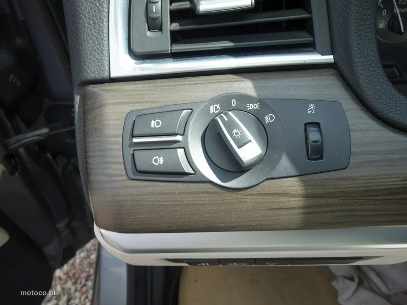 BMW Seria 5 F10 530 29