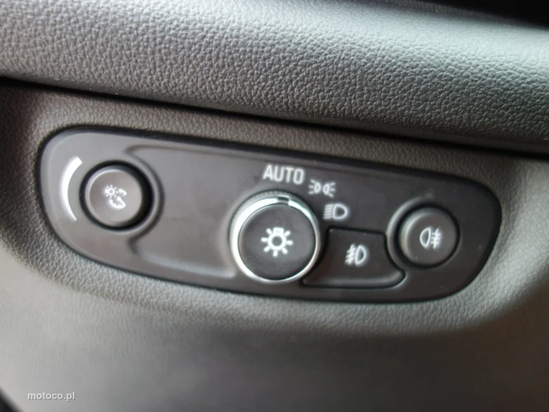 Opel Insignia B 12