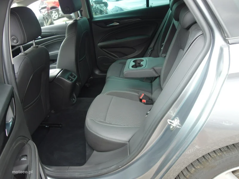 Opel Insignia B 8