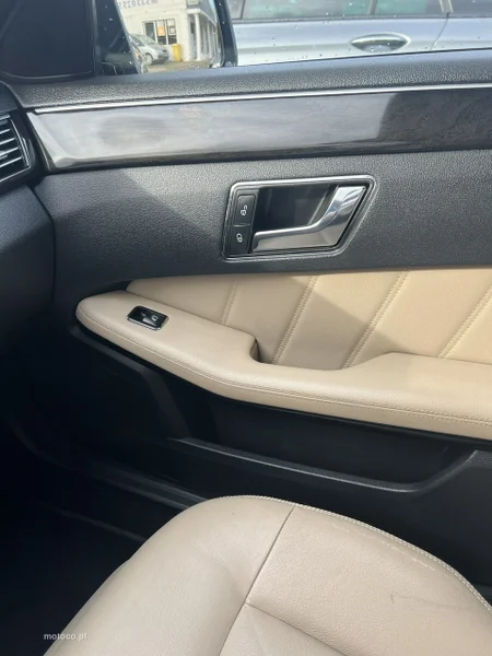 Mercedes-Benz Klasa E W212 E 350 26
