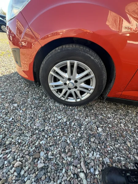 Ford C-Max II 16