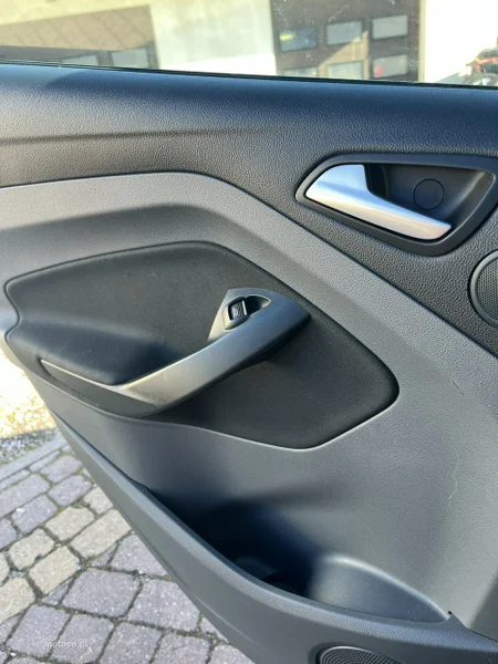 Ford C-Max II 3