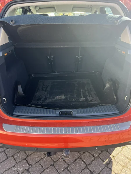 Ford C-Max II 23