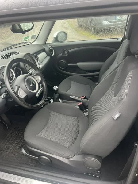 MINI Cooper 8
