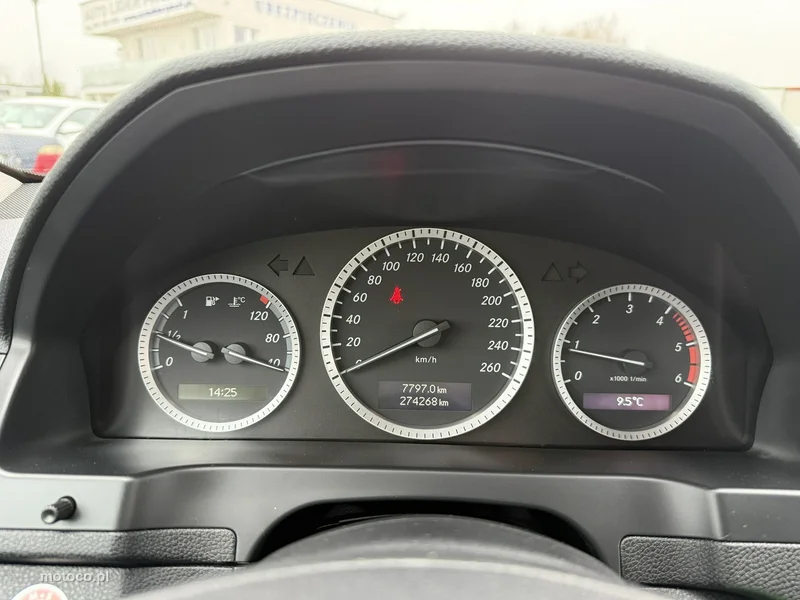 Mercedes-Benz Klasa C W204 C 200 26