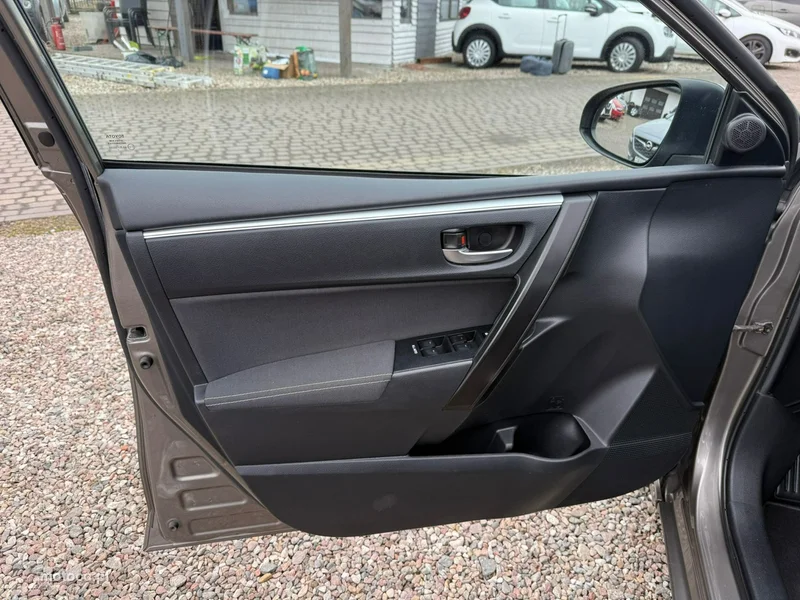 Toyota Corolla E160/E170 12